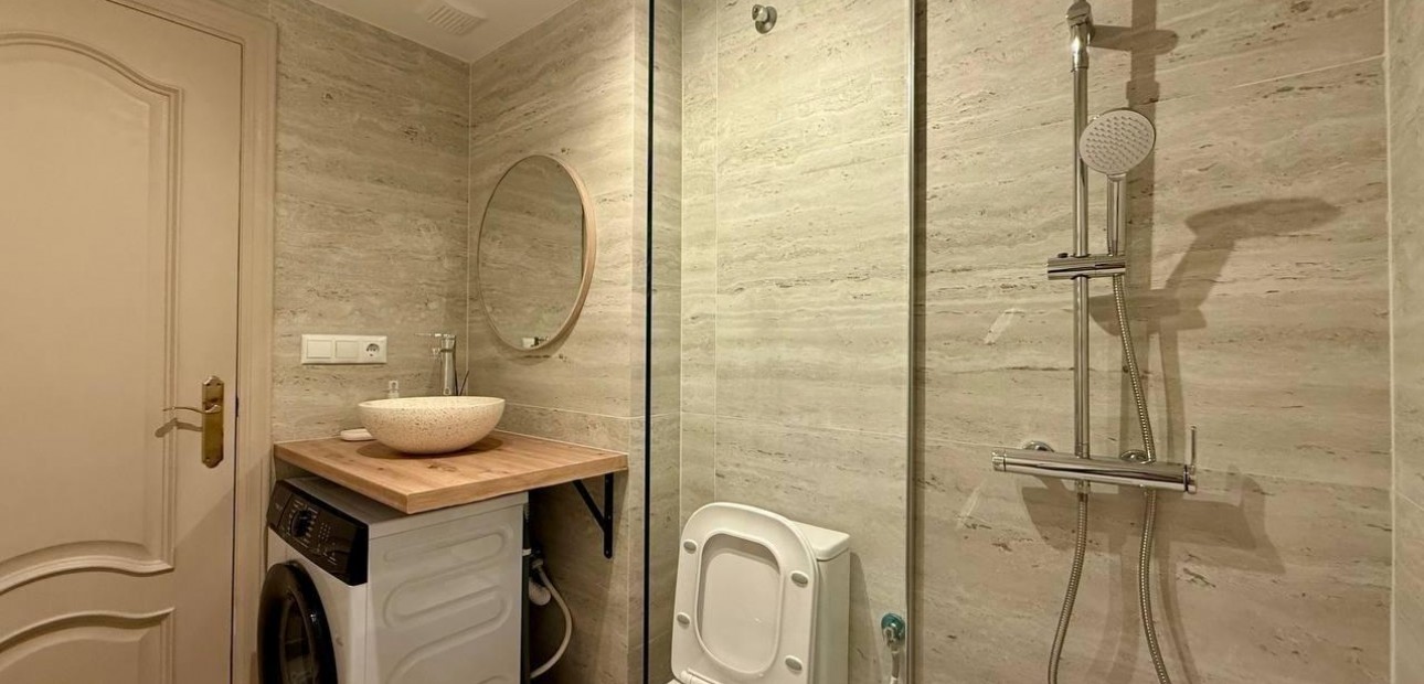 Venta - Apartamento / piso -
Torrevieja - Estacion de autobuses