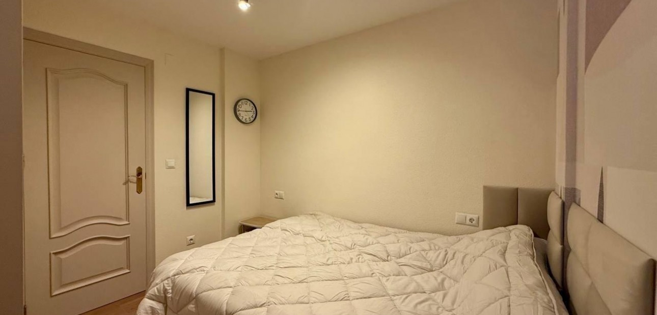 Venta - Apartamento / piso -
Torrevieja - Estacion de autobuses