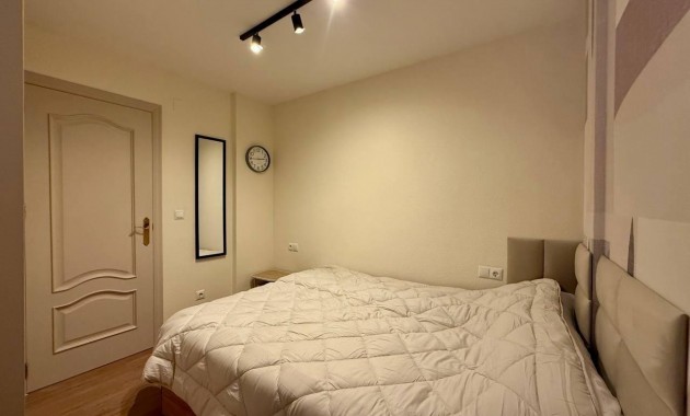 Venta - Apartamento / piso -
Torrevieja - Estacion de autobuses