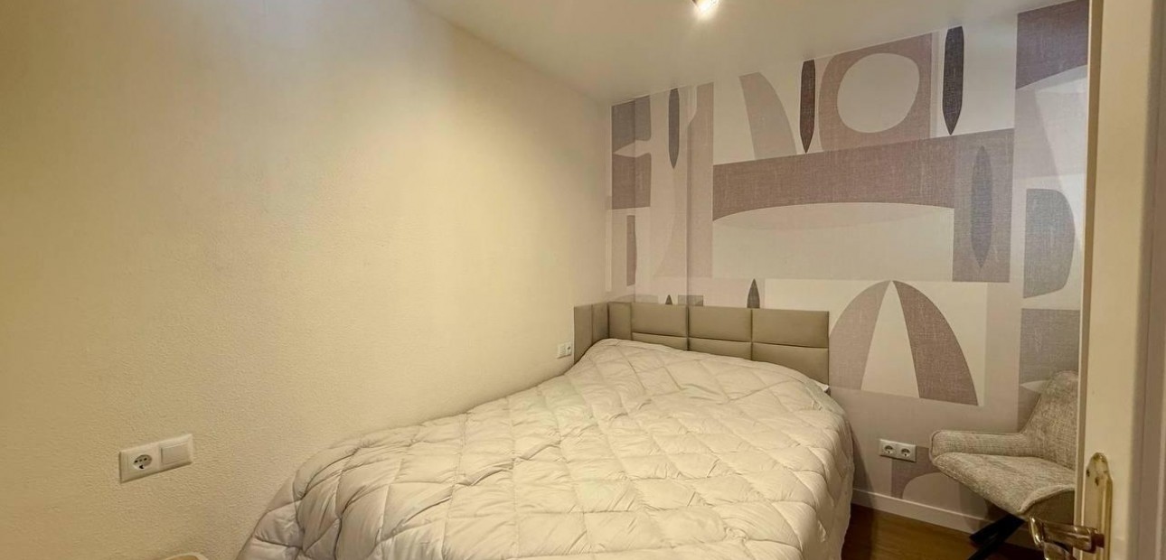 Venta - Apartamento / piso -
Torrevieja - Estacion de autobuses