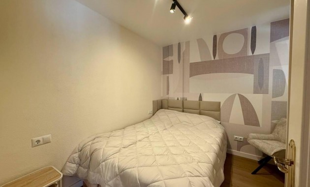 Venta - Apartamento / piso -
Torrevieja - Estacion de autobuses