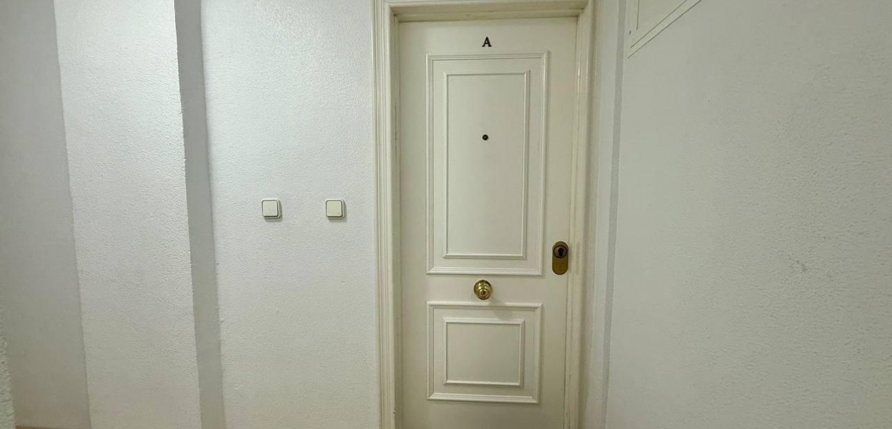 Venta - Apartamento / piso -
Torrevieja - Estacion de autobuses