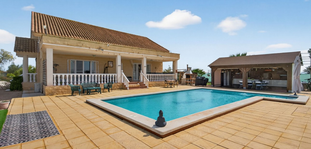 Sale - Finca -
Albatera