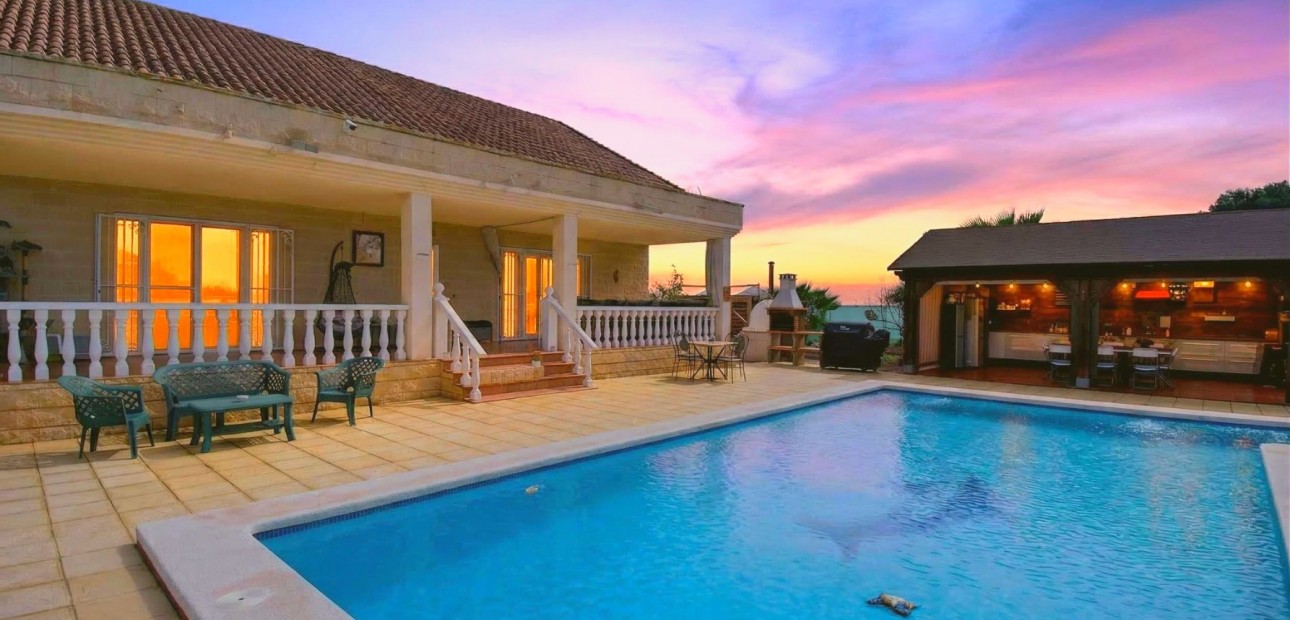 Sale - Finca -
Albatera