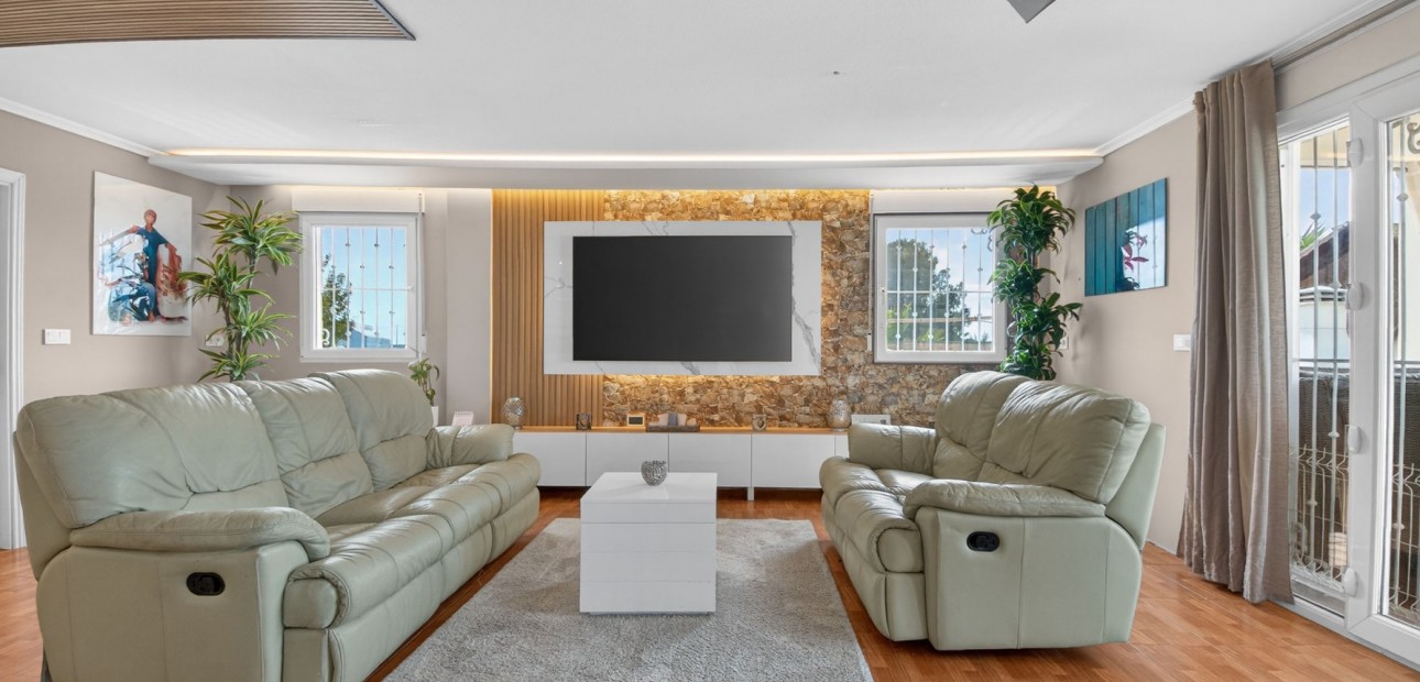 Sale - Finca -
Albatera