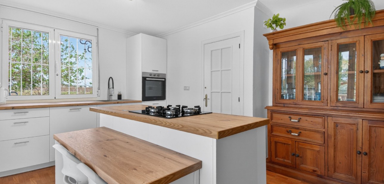 Sale - Finca -
Albatera