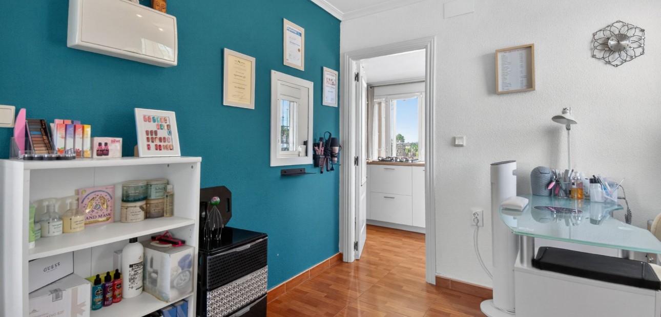 Sale - Finca -
Albatera