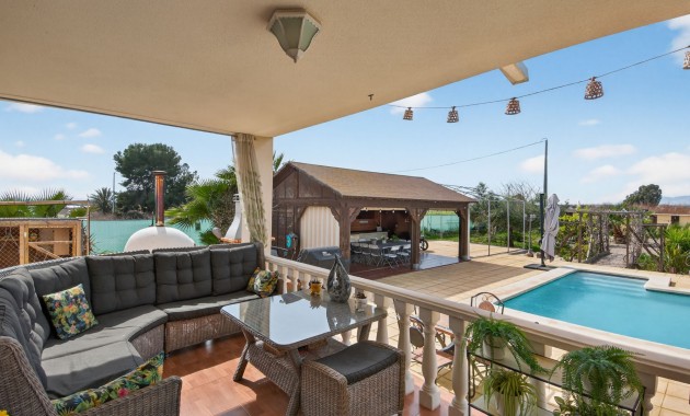 Sale - Finca -
Albatera