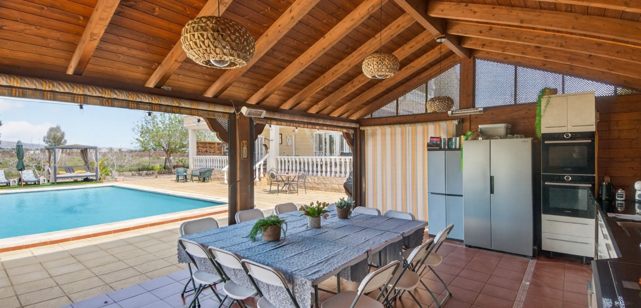 Sale - Finca -
Albatera