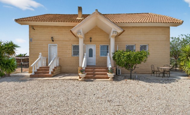 Sale - Finca -
Albatera