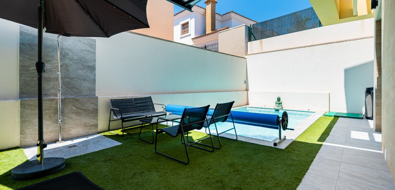 Venta - Detached Villa -
Los Montesinos - La Herrada