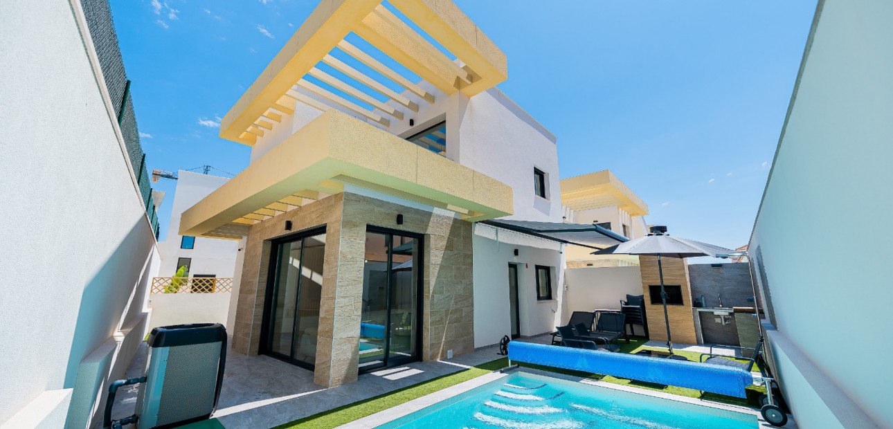 Venta - Detached Villa -
Los Montesinos - La Herrada