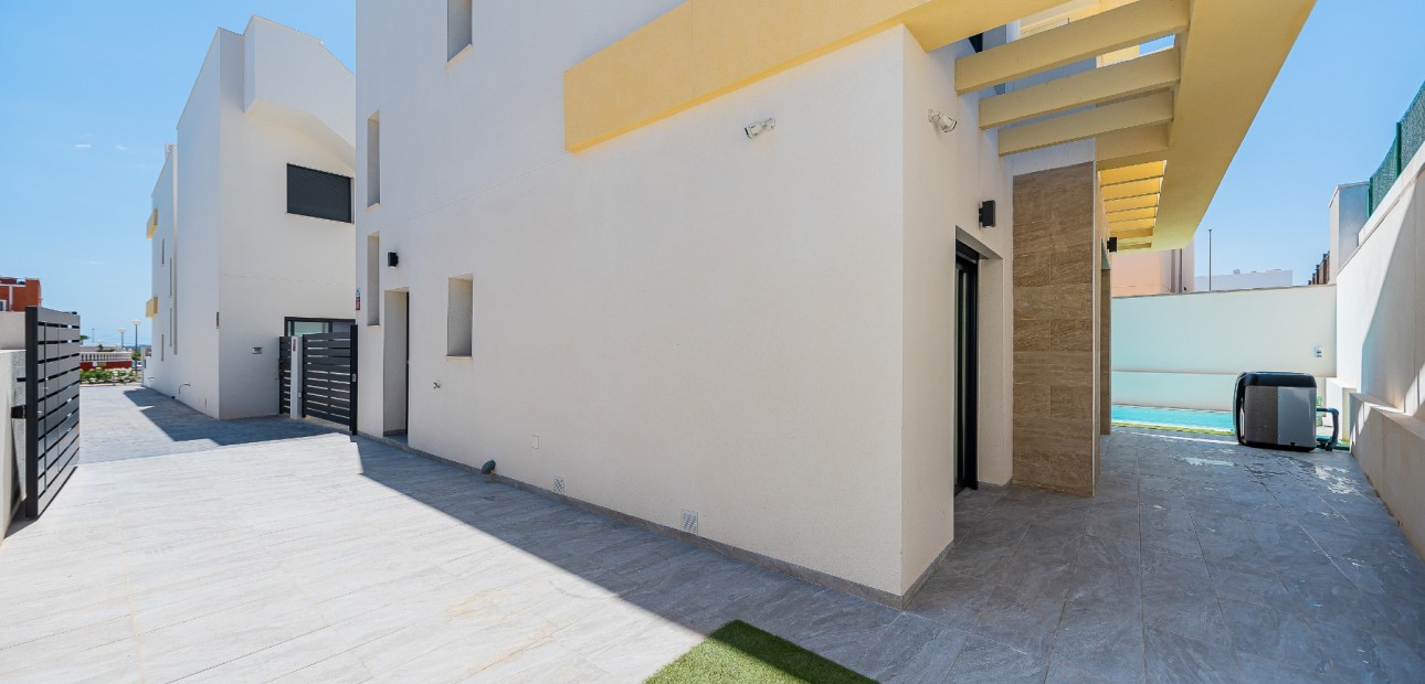 Venta - Detached Villa -
Los Montesinos - La Herrada