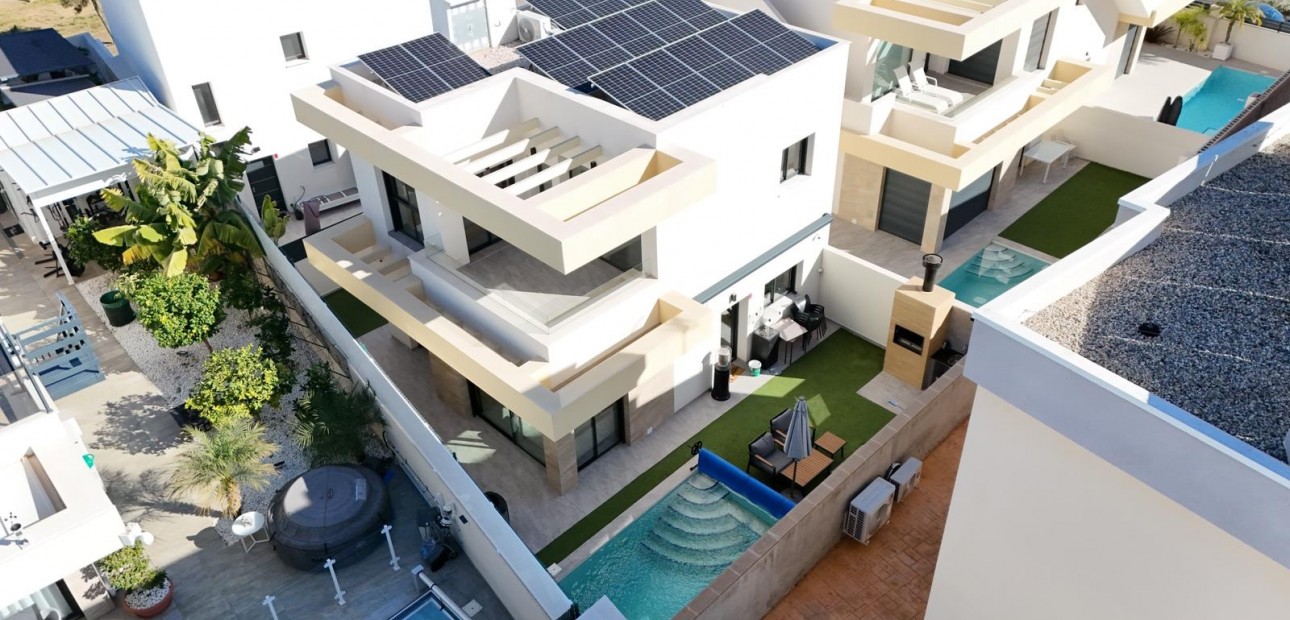 Venta - Detached Villa -
Los Montesinos - La Herrada