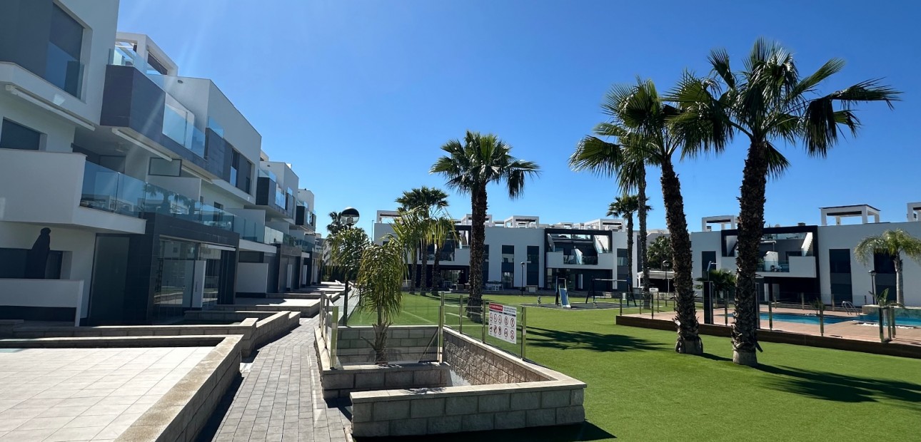 Venta - Apartamento / piso -
Guardamar del Segura - Guardamar - El Raso