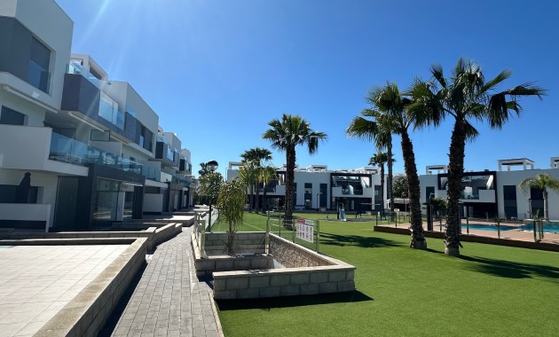 Venta - Apartamento / piso -
Guardamar del Segura - Guardamar - El Raso