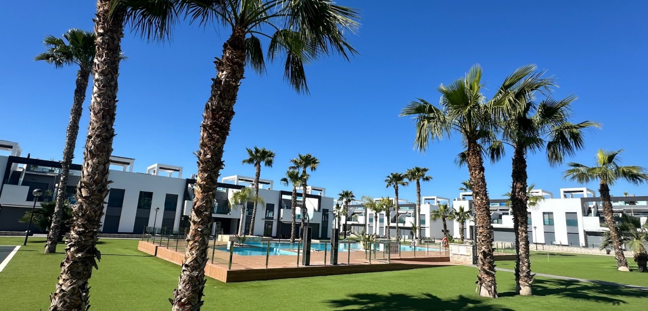 Venta - Apartamento / piso -
Guardamar del Segura - Guardamar - El Raso