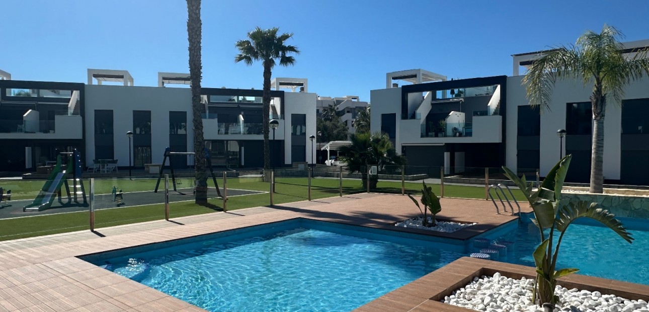 Venta - Apartamento / piso -
Guardamar del Segura - Guardamar - El Raso