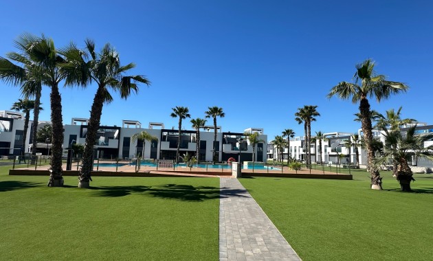 Venta - Apartamento / piso -
Guardamar del Segura - Guardamar - El Raso