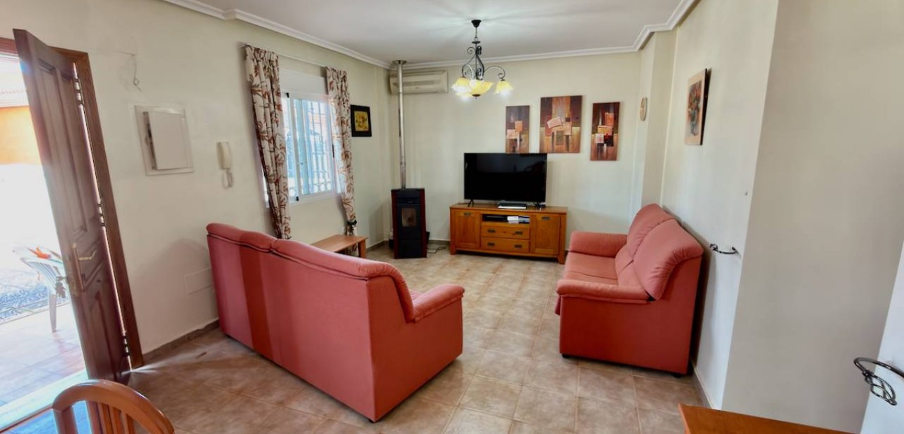 Sale - Villa -
El Raso