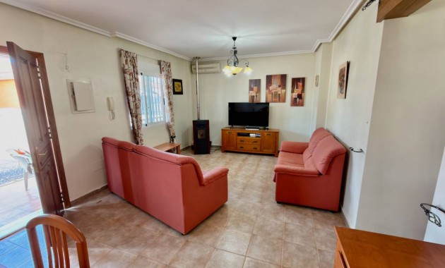 Sale - Villa -
El Raso