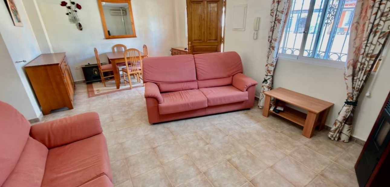 Sale - Villa -
El Raso