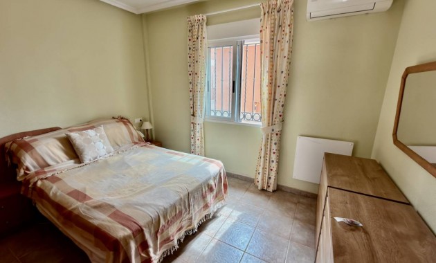 Sale - Villa -
El Raso