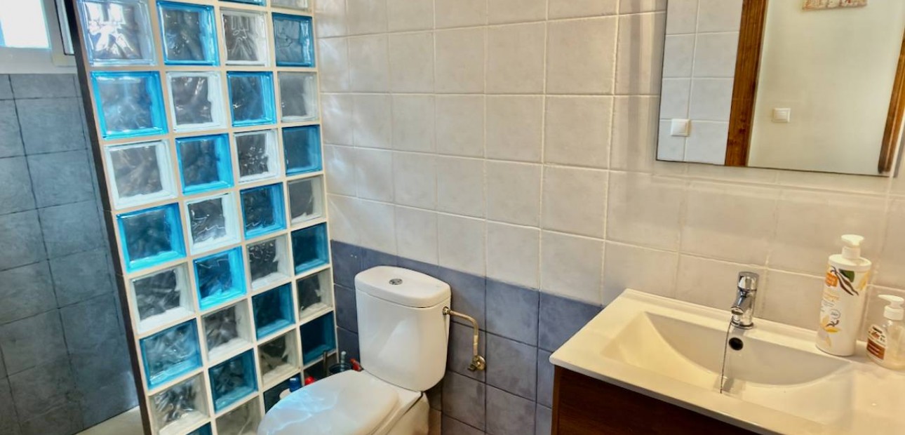 Sale - Villa -
El Raso