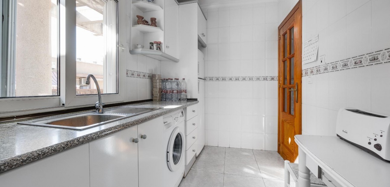 Venta - Apartamento / piso -
Torrevieja - Centro