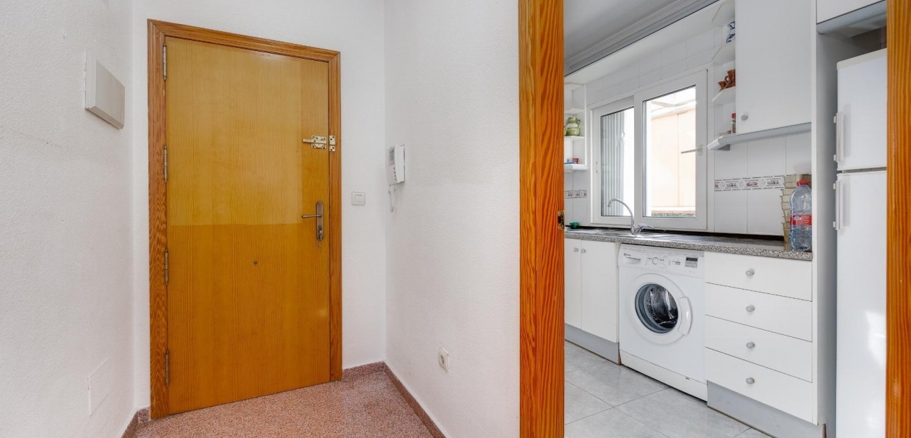 Venta - Apartamento / piso -
Torrevieja - Centro