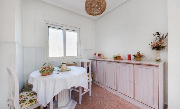 Venta - Apartamento / piso -
Torrevieja - Centro