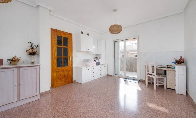 Venta - Apartamento / piso -
Torrevieja - Centro