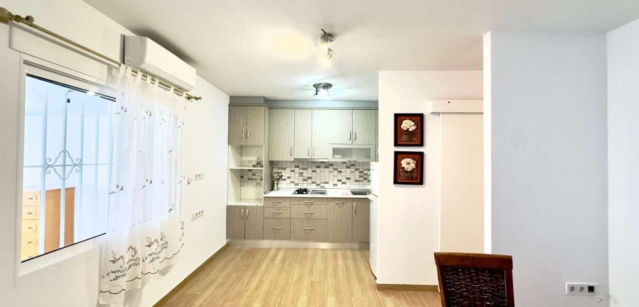 Venta - Bungalow -
Torrevieja - Carrefour