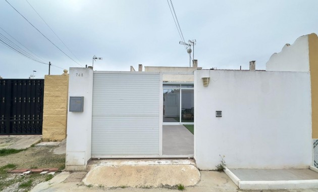 Venta - Bungalow -
Torrevieja - Carrefour