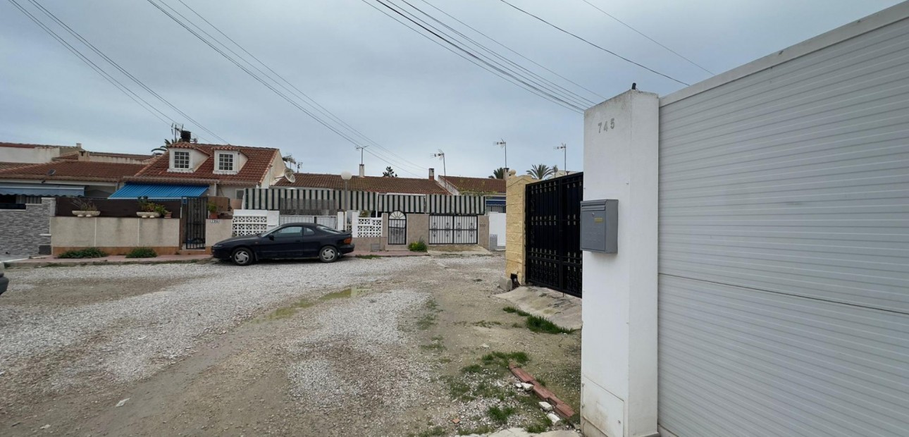 Venta - Bungalow -
Torrevieja - Carrefour