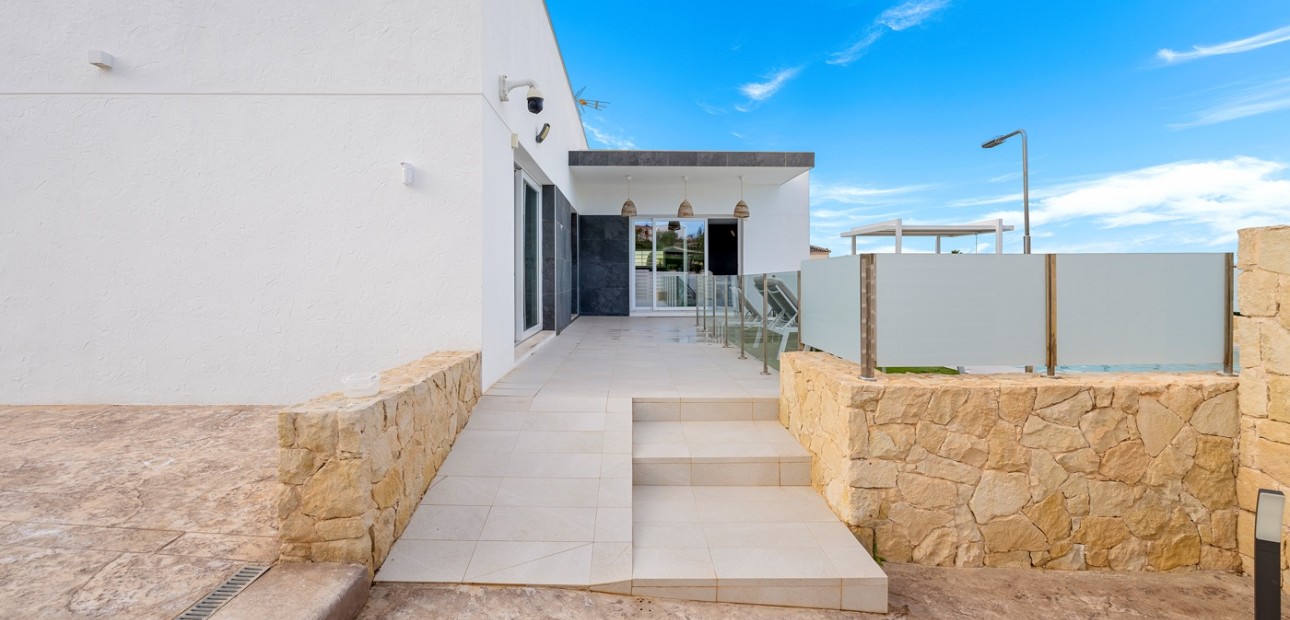 Sale - Detached Villa -
Algorfa - Lomas de La Juliana