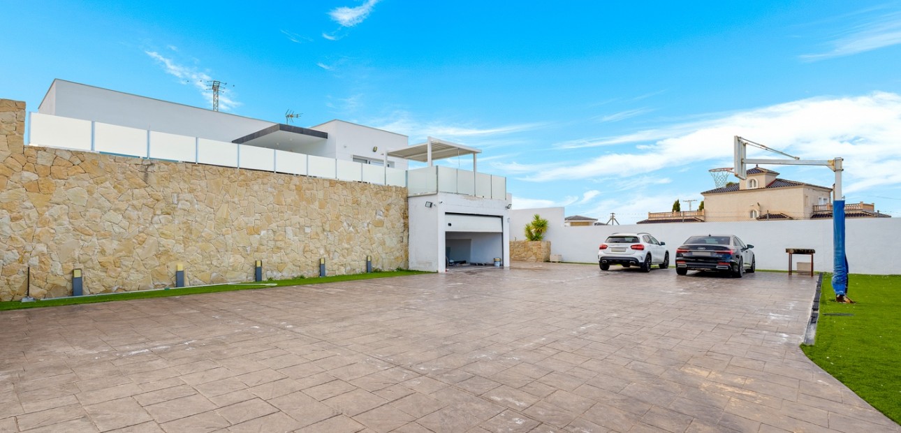 Sale - Detached Villa -
Algorfa - Lomas de La Juliana