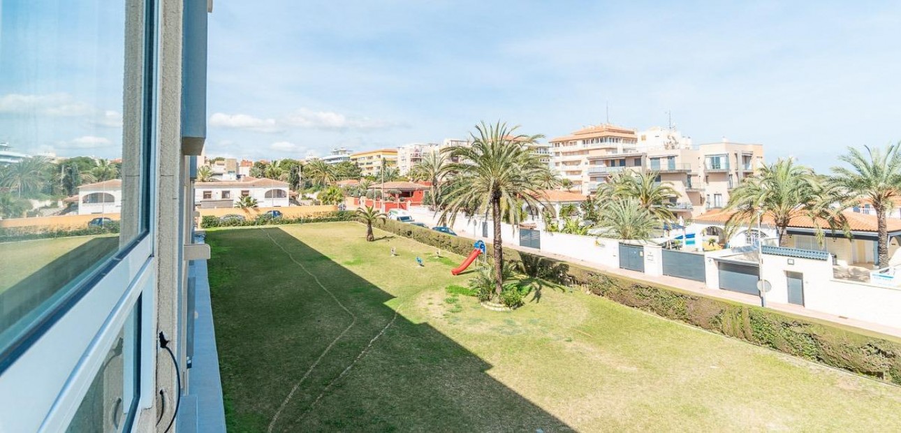 Venta - Apartamento / piso -
Torrevieja - Rocio del mar
