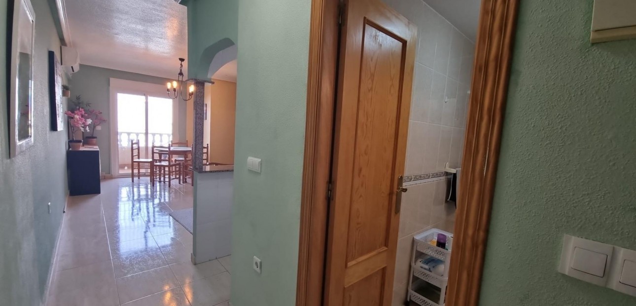 Venta - Apartamento / piso -
Torrevieja - Centro