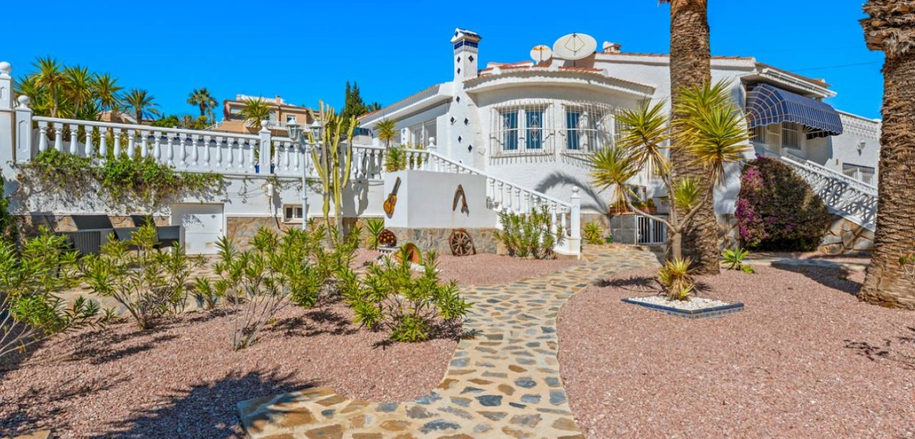 Herverkoop - Villa -
Ciudad Quesada