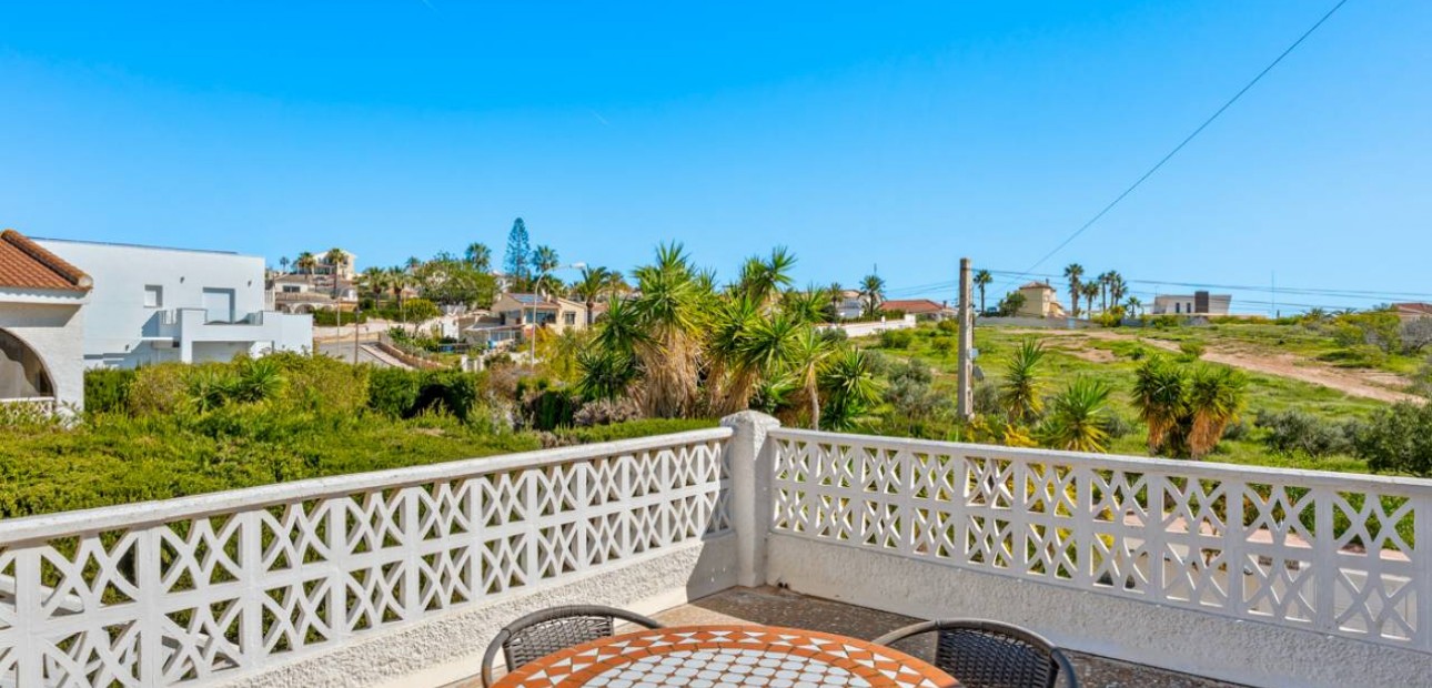 Herverkoop - Villa -
Ciudad Quesada