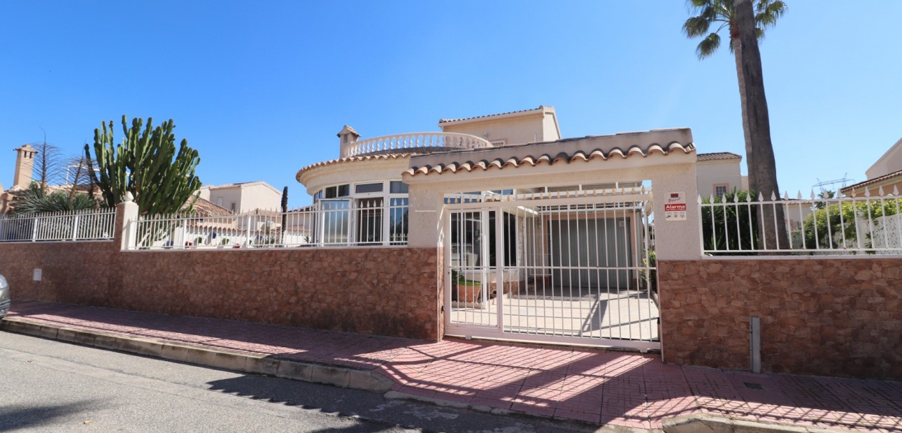 Herverkoop - Detached Villa -
Ciudad Quesada - Atalayas