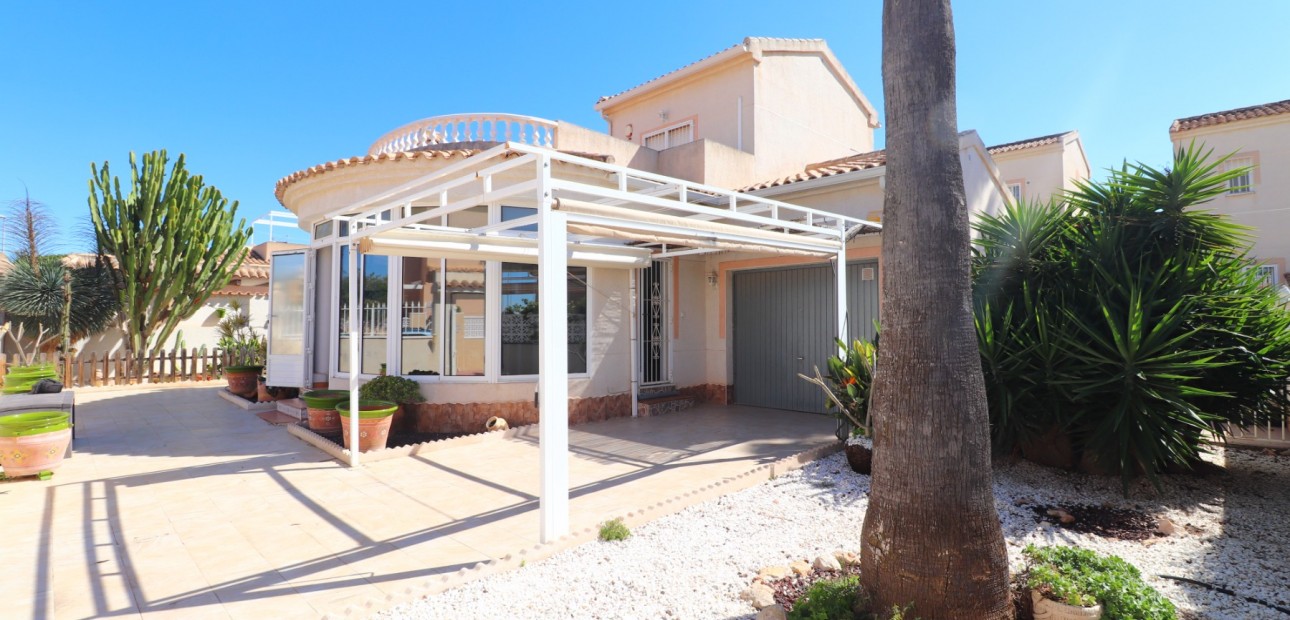 Herverkoop - Detached Villa -
Ciudad Quesada - Atalayas