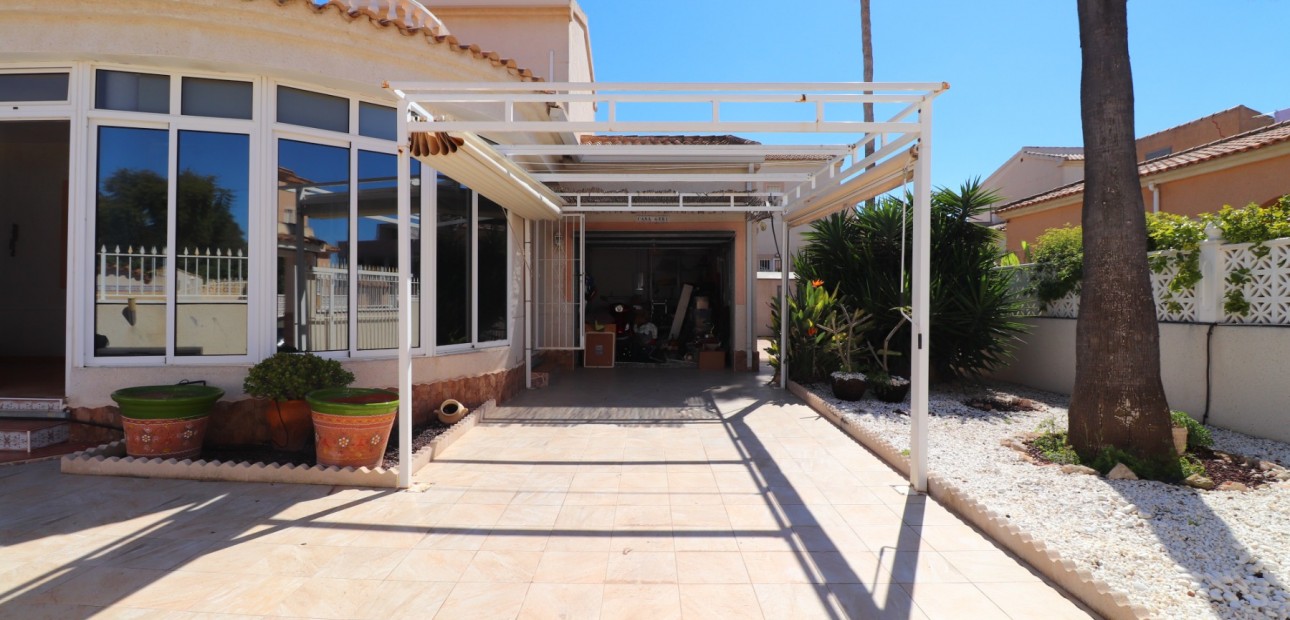 Herverkoop - Detached Villa -
Ciudad Quesada - Atalayas