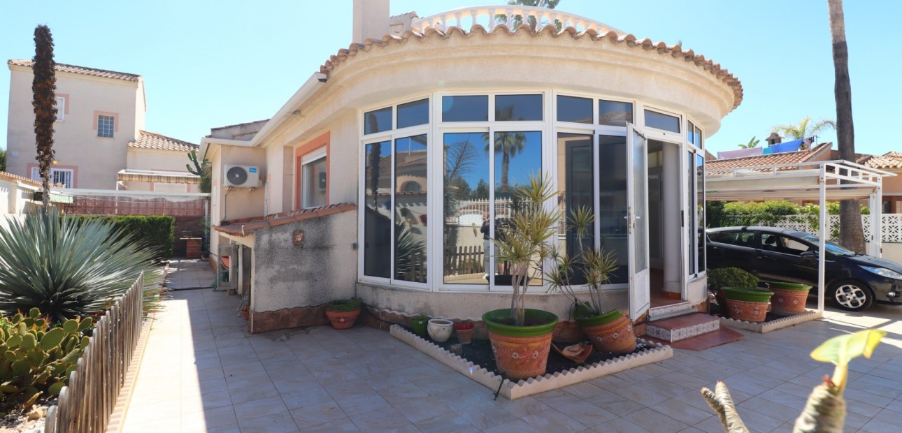 Herverkoop - Detached Villa -
Ciudad Quesada - Atalayas