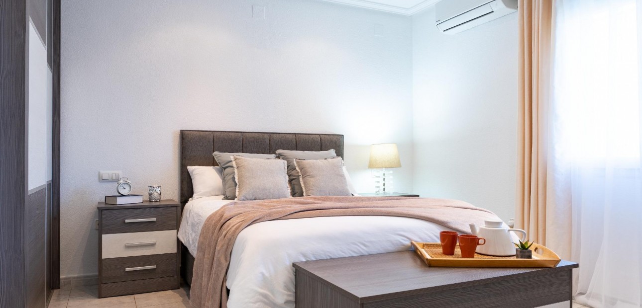 Herverkoop - Villa -
Orihuela Costa - Playa Flamenca