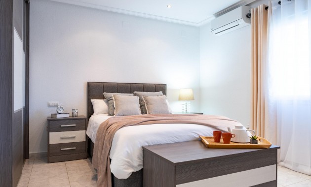 Herverkoop - Villa -
Orihuela Costa - Playa Flamenca