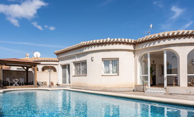Herverkoop - Villa -
Orihuela Costa - Playa Flamenca