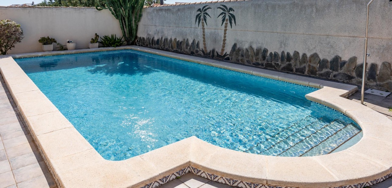 Herverkoop - Villa -
Orihuela Costa - Playa Flamenca