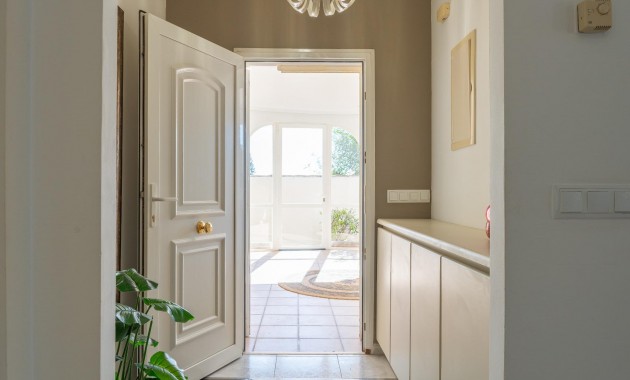 Herverkoop - Villa -
Orihuela Costa - Playa Flamenca